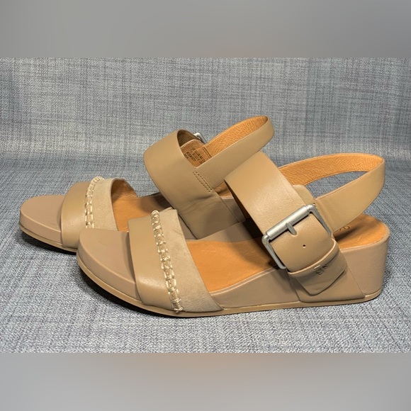 Gentle Souls Giulia Two Band Wedge Sandals Mushroom Size 7.5M - Picture 4 of 7